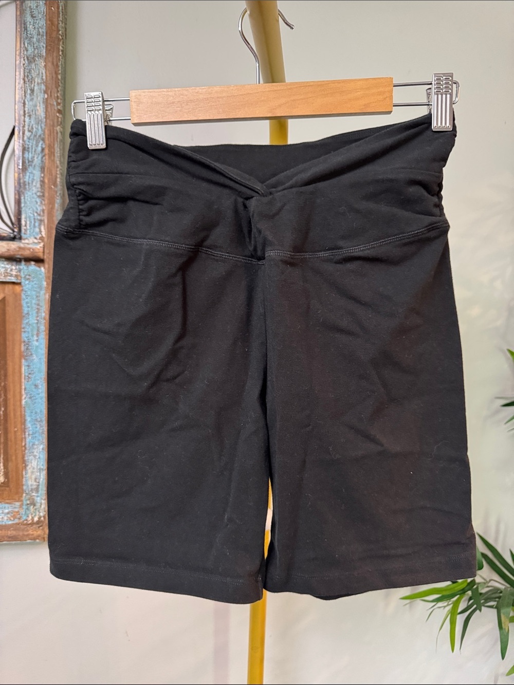 PINK Victoria's Secret Black High-Waist V-Front Bike Shorts EUC L